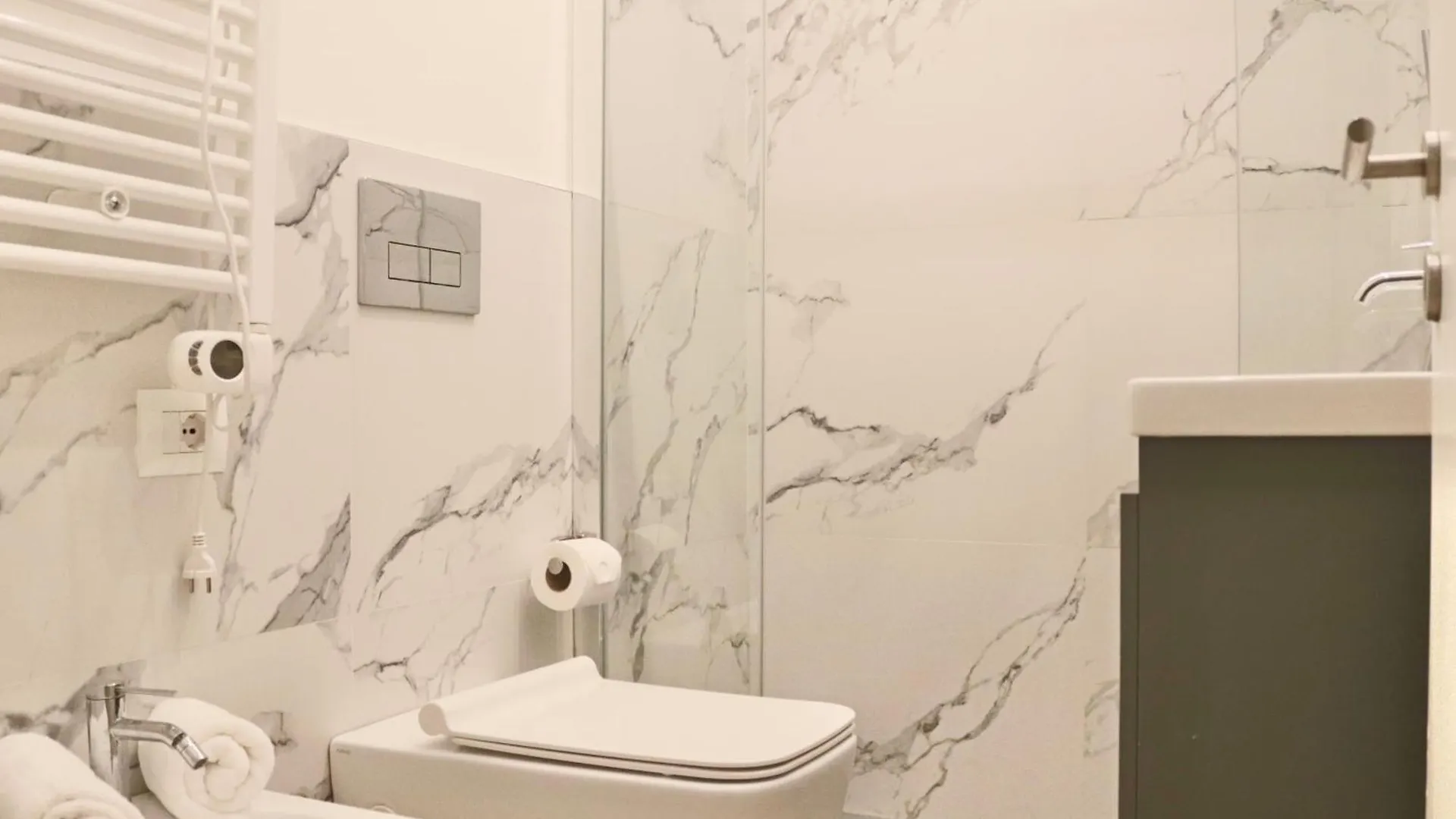 Tiny Attic, Corso Buenosaires, 6Min To Duomo Aparthotel Milan