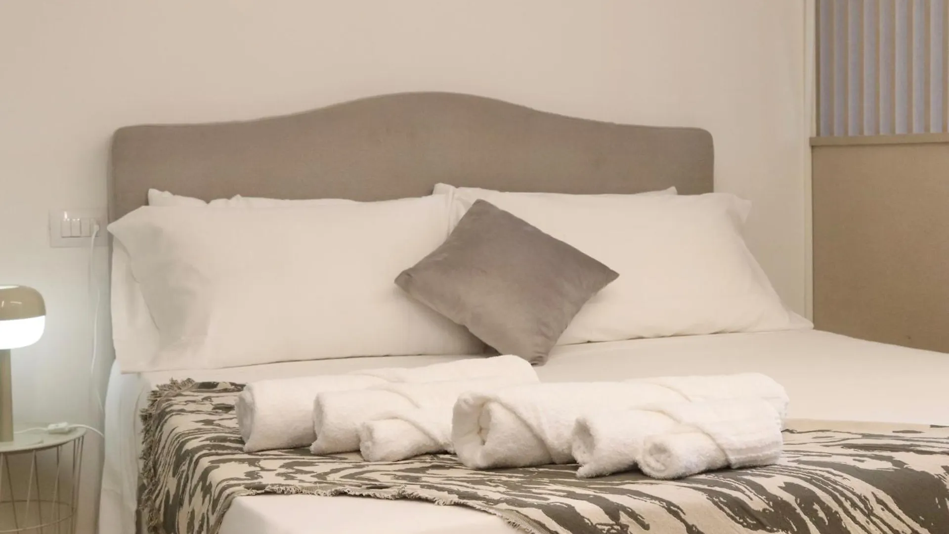 Tiny Attic, Corso Buenosaires, 6Min To Duomo Aparthotel Milan Italy