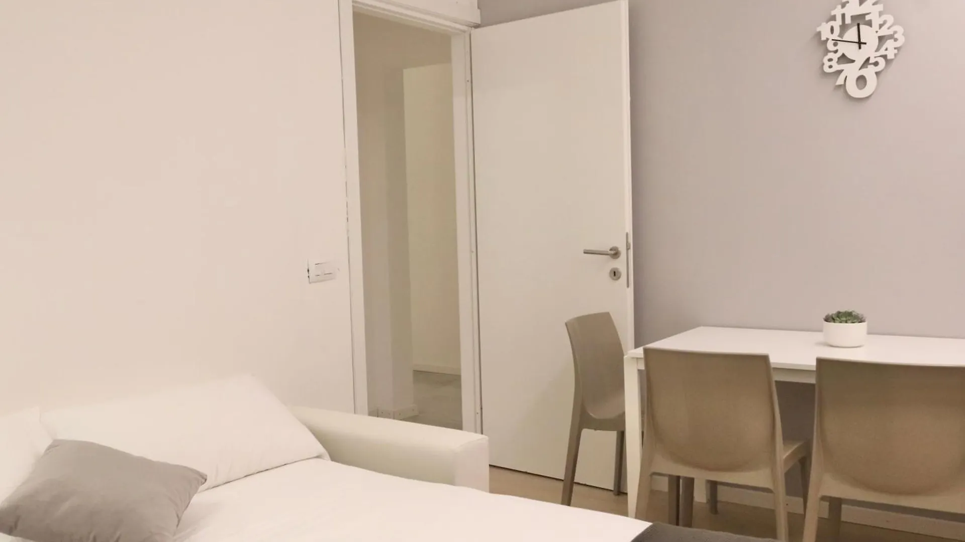 Tiny Attic, Corso Buenosaires, 6Min To Duomo Aparthotel Milan