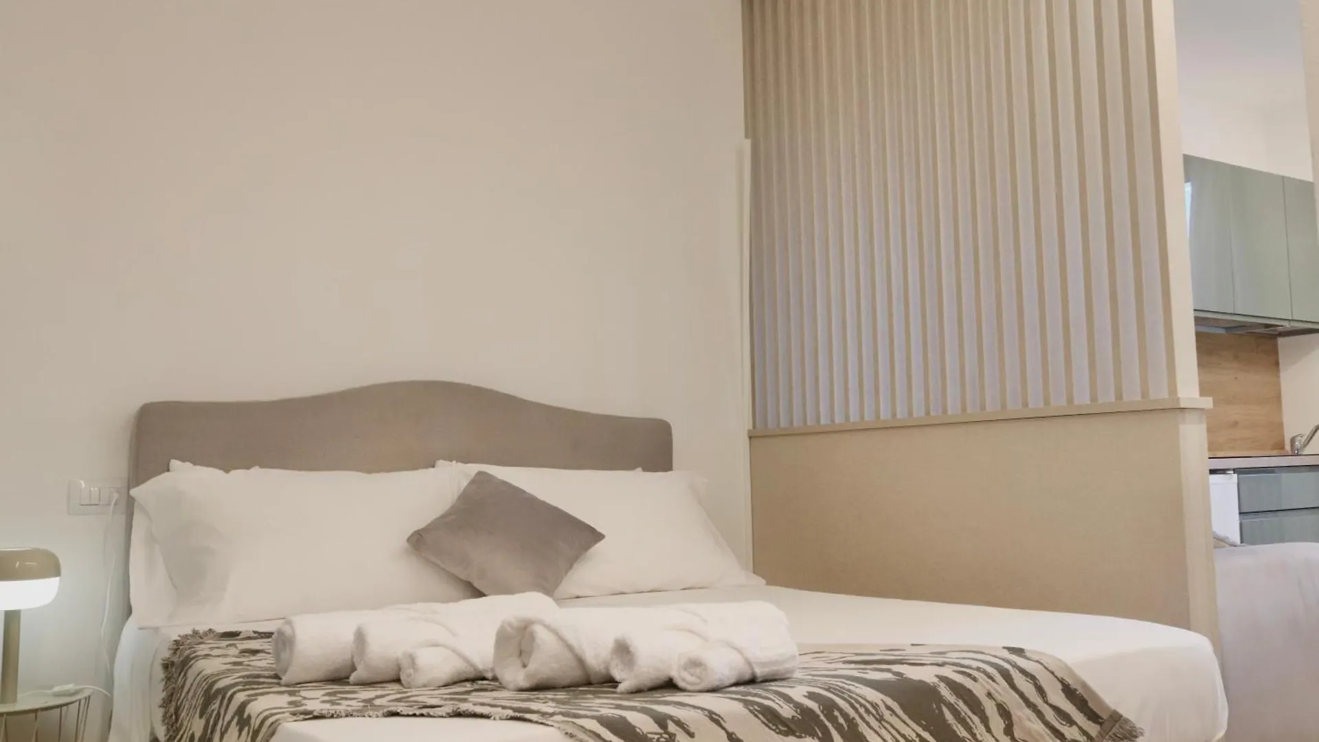 Tiny Attic, Corso Buenosaires, 6Min To Duomo Aparthotel Milan 0*,  Italy
